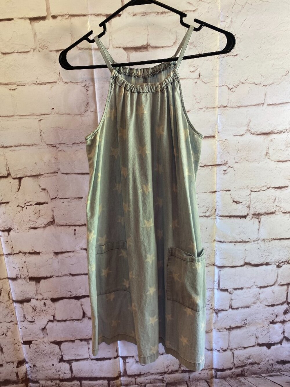 Old Navy Women's Light Weight Denim Dress (S). Like New.